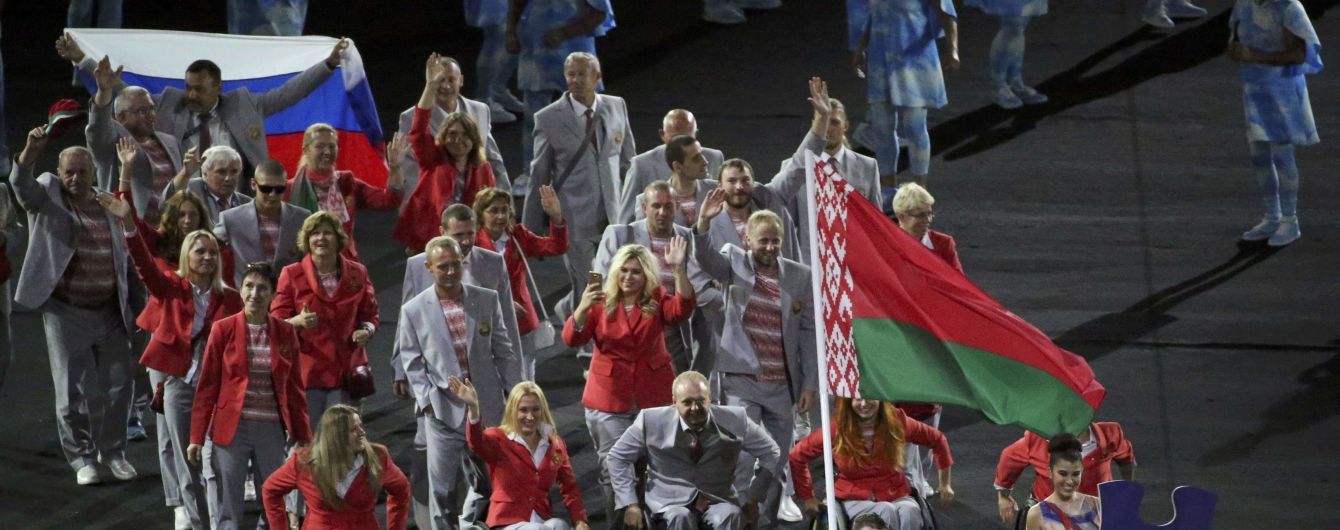 У Росії назвали героєм білоруса з прапором РФ на Паралімпіаді, а Лукашенко похвалив його