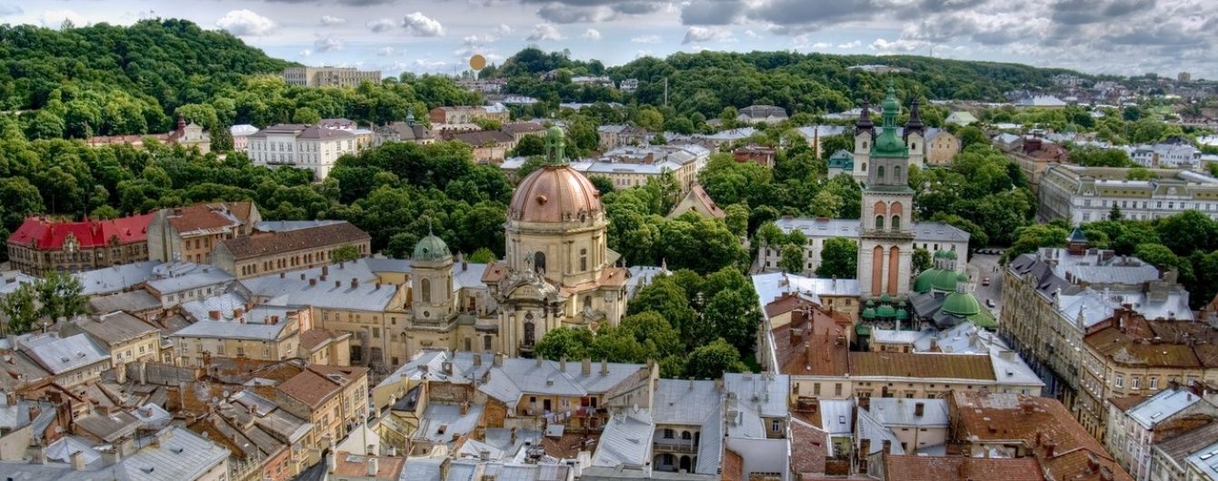 У Львові зловмисник вкрав дипломатичні номерні знаки з авто консула РФ - ЗМІ