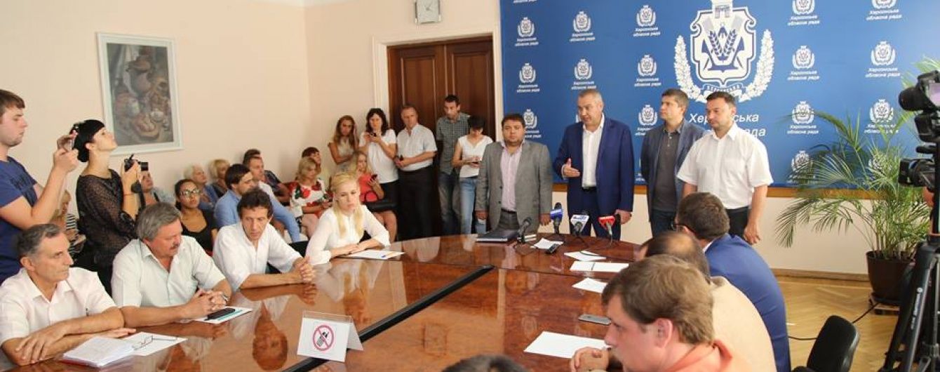 Екс-голова Херсонської облради порівняв свою відставку із захопленням Криму