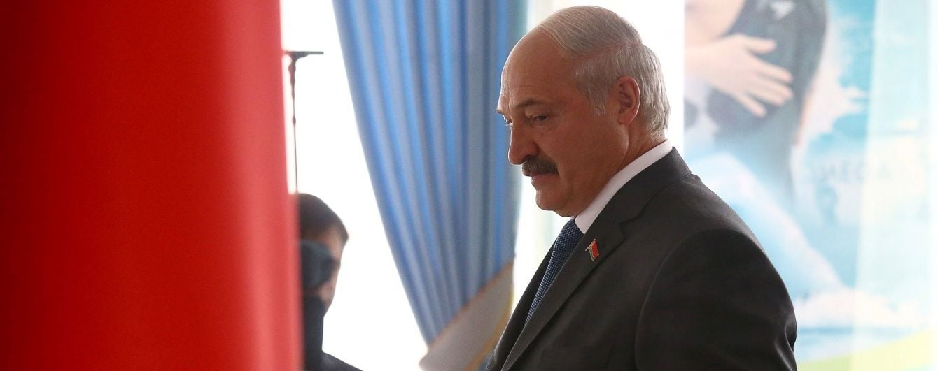 Бацька проголосував: у Білорусі з масштабними порушеннями обирають депутатів парламенту