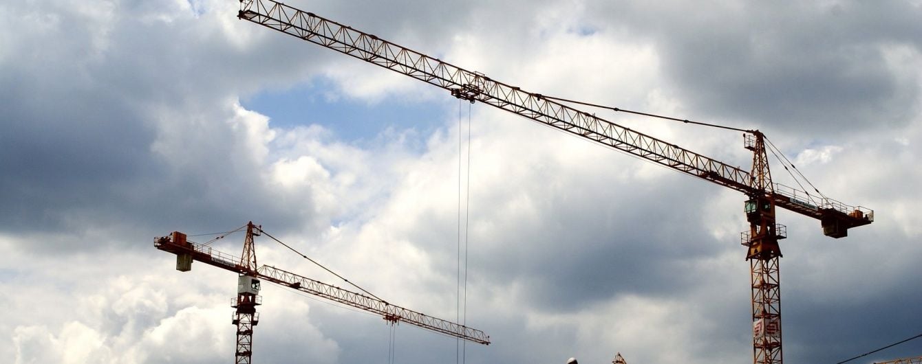 У Москві підліток загинув після падіння з крану, звідки збирався дивитися салют