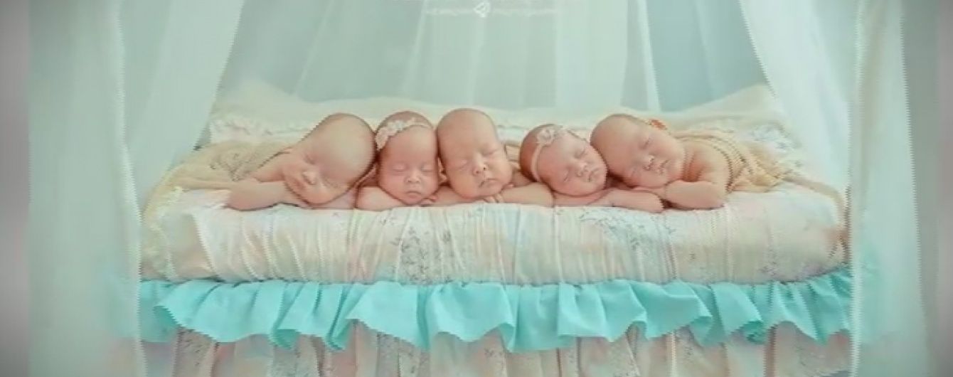 Одеська п'ятірня немовлят знялися у своїй першій фотосесії