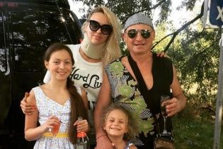 Блокада лідокаїном і шийний ортез: Полякова вийшла на сцену з серйозною травмою