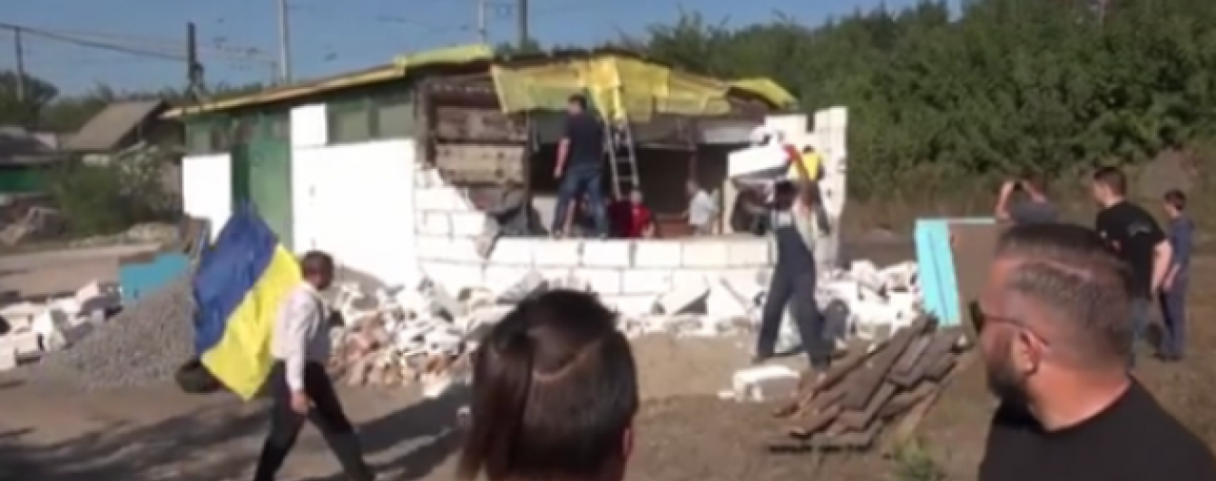 На Київщині місцеві мешканці зруйнували недобудовану церкву УПЦ МП