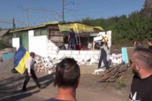 На Київщині місцеві мешканці зруйнували недобудовану церкву УПЦ МП