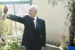 Відомий екс-президент Ізраїлю потрапив до лікарні після інсульту