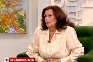 Мама Кузьми "Скрябіна" зібрала ексклюзивні спогади близьких людей сина у новій книзі