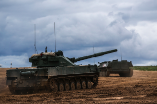 Росія стягнула до окупованого Криму 23 тис. військових, понад сотню літаків та 30 танків