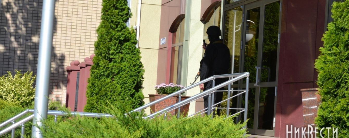 У Миколаївському порту тривають обшуки у справі про розтрату 45 млн грн