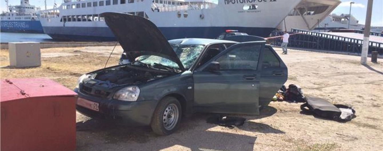 На Керченській переправі автомобіль з людьми вилетів на ходу з порома