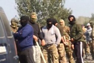 Заворушення на Рівненщині: сотні бурштинокопачів із палицями та камінням напали на поліцію