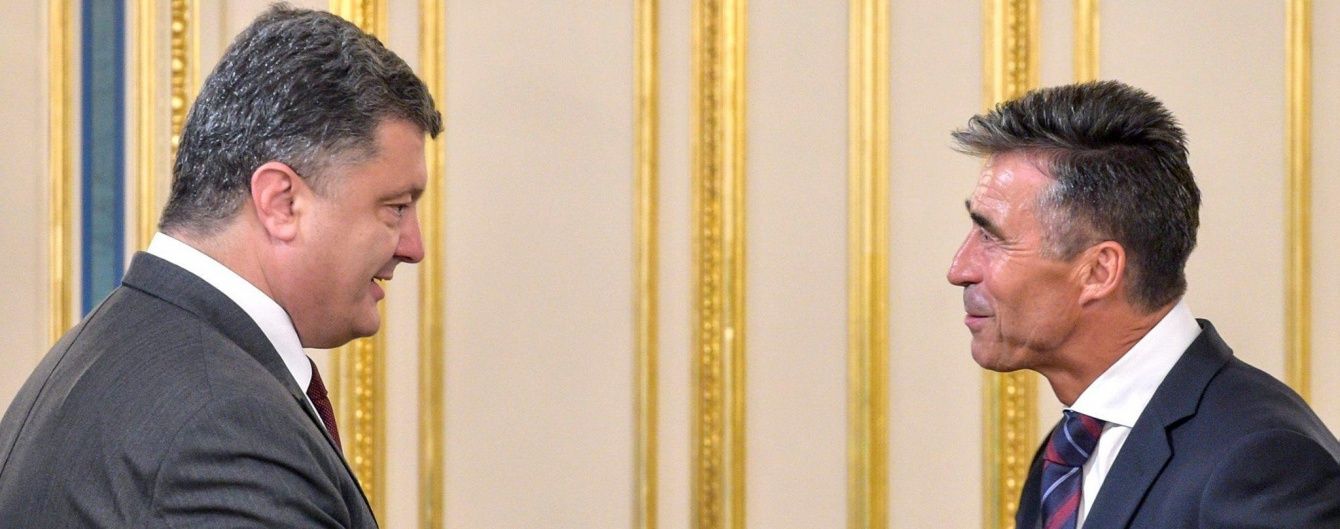 Расмуссен назвал плохой идеей открытие базы НАТО в Украине