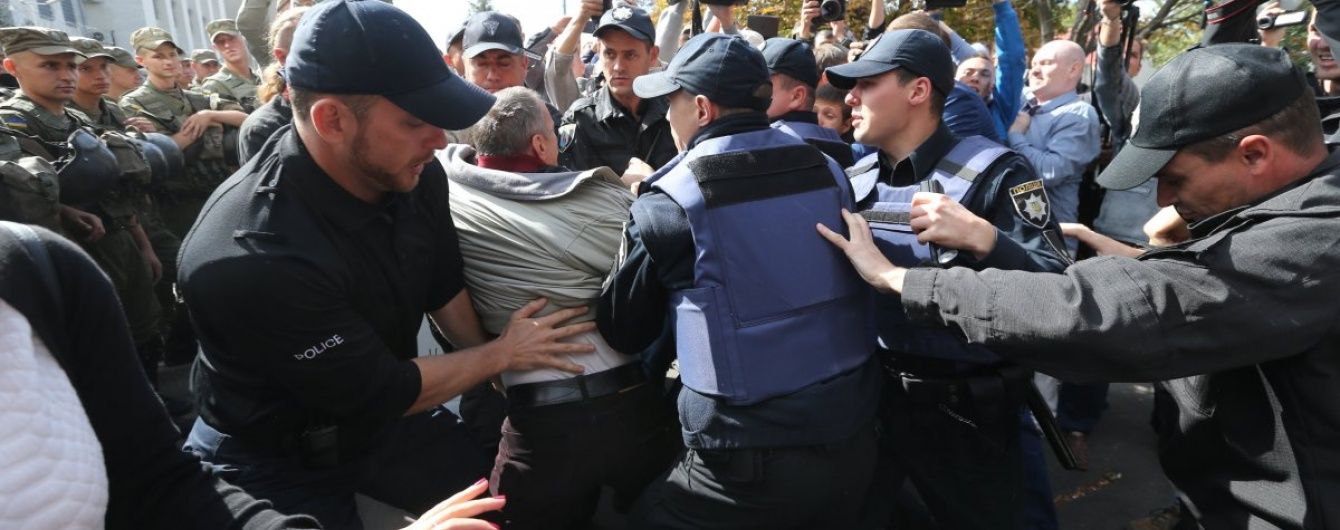 У поліції розповіли про підсумки безладів під посольством РФ у Києві