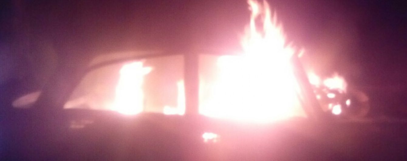 У Харкові водій "Москвича" згорів живцем у авто під час ДТП