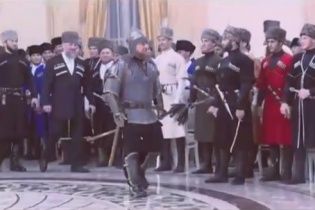 Кадыров в шлеме и латах явился на празднование дня чеченской женщины