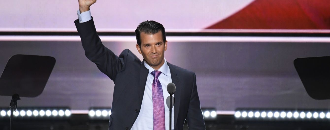 Трамп-младший возмутил юзеров соцсетей сравнением беженцев с миской ядовитых конфет Skittles