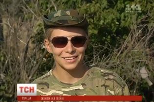 Жінки-воїни: Журналісти дізналися, як живуть дівчата із 54-ї бригади