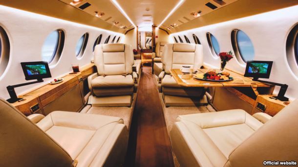 Літак Falcon 900 Шуфрич та Медведчук