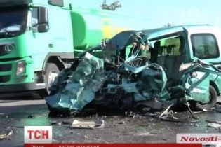 Страшна ДТП під Миколаєвом не залишила нічого від двох легковиків