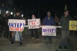 Активисты угрожают коридором позора политикам, которые принимают участие в эфирах "Интера"