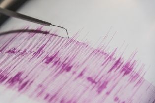 Хиталися люстри, гуркотіли шафи. У соцмережах відреагували на потужний землетрус в Україні