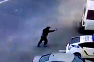 В Сети появилось видео жестокого убийства полицейского в Днепре