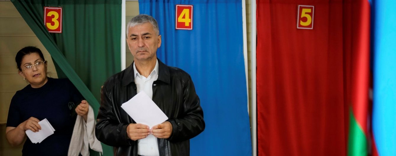 В Азербайджане президенту продлили срок полномочий и разрешили распускать парламент