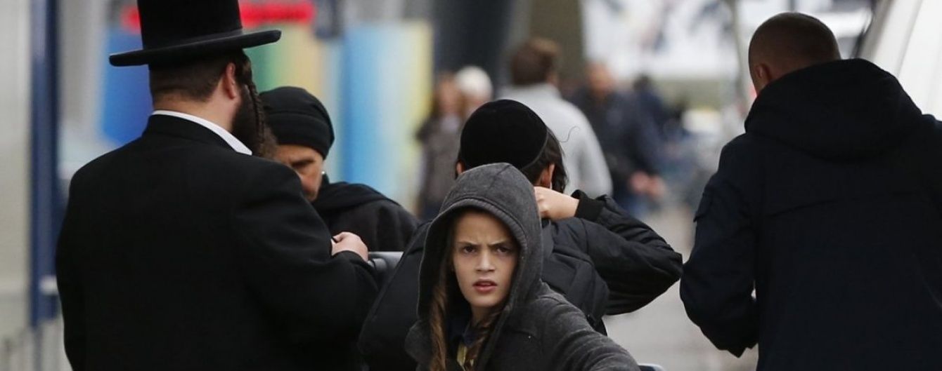 Первые паломники-хасиды прилетели в Украину праздновать 5777-й новый год