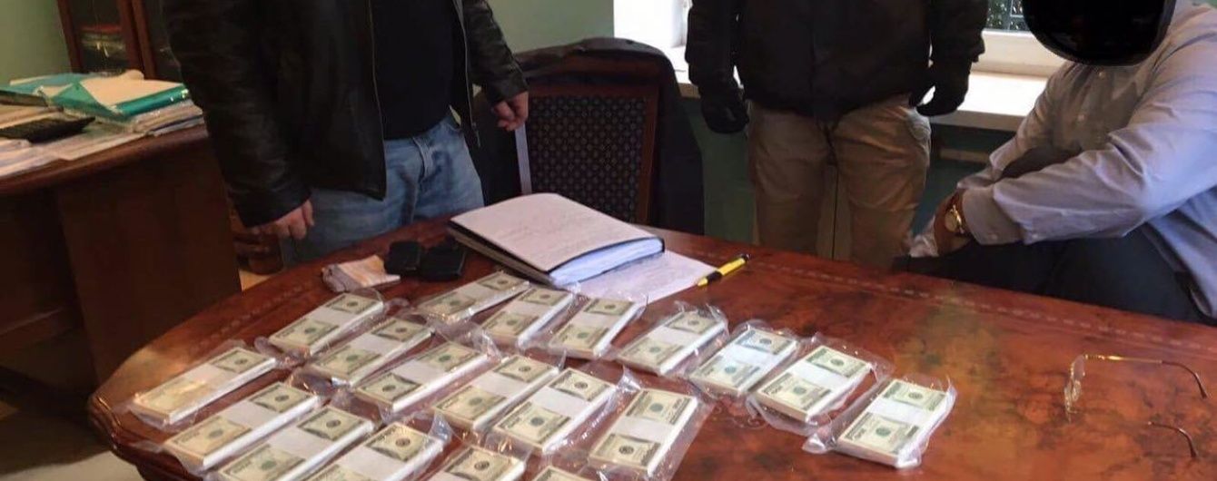 Прокурор ГПУ погорел на взятке в 200 тысяч долларов