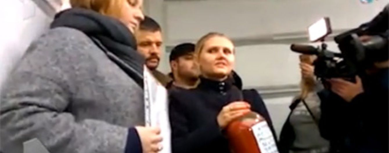 У Москві принесли на виставку героїв АТО "Кров дітей Донбасу"