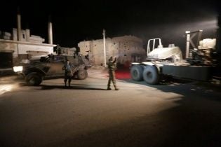 Туреччина посилила військову присутність на кордоні з Сирією