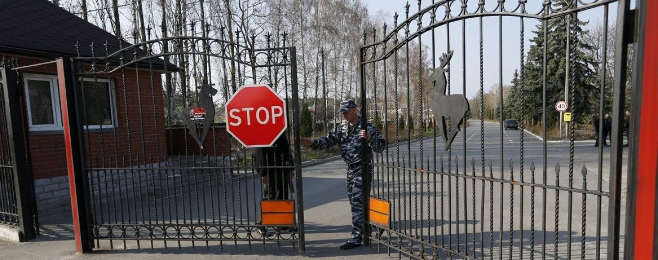 В охотничьи угодья Януковича водят экскурсии и не пускают журналистов