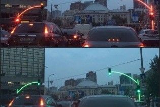 В Киеве установили экспериментальный светофор с подсвечиваемой опорой
