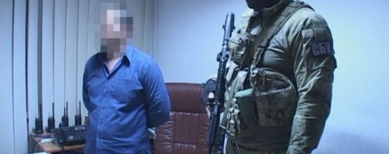 У Дніпрі на хабарі зловили двох начальників поліції