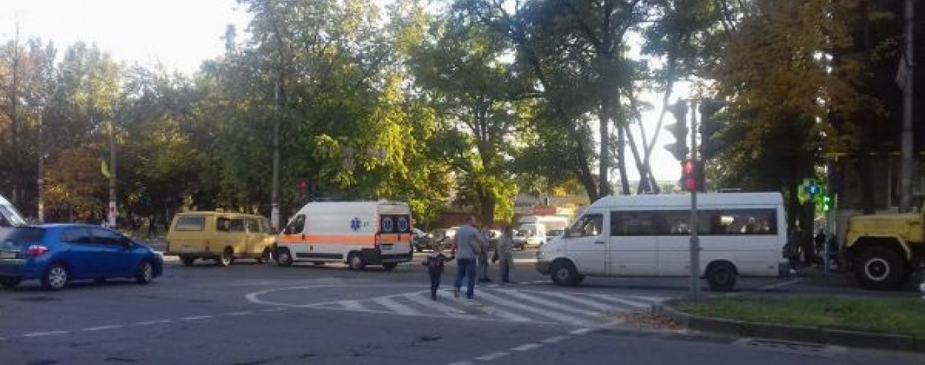 У Запоріжжі маршрутка збила пішохода на "зебрі"