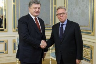 Порошенко говорил об изменениях в Конституции с главой Венецианской комиссии