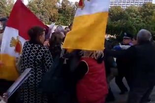 На Куликовому полі в Одесі сталися зіткнення, активіста "Правого сектору" затримано