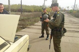 Нацгвардійці затримали бойовика, який ховав "документи ДНР" під пелюшками дитини