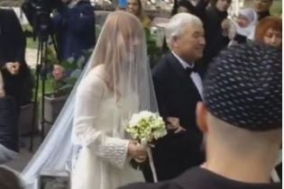 Тарабарова із коханим зворушливо обмінялися весільними обітницями