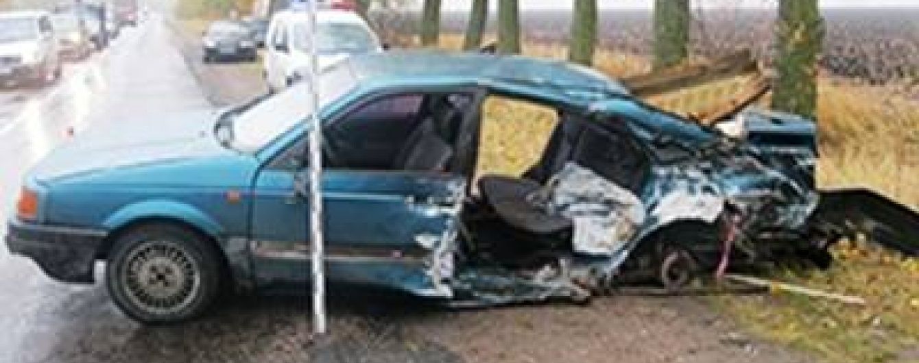 На Киевщине мощно столкнулись ВАЗ и Volkswagen, есть жертвы