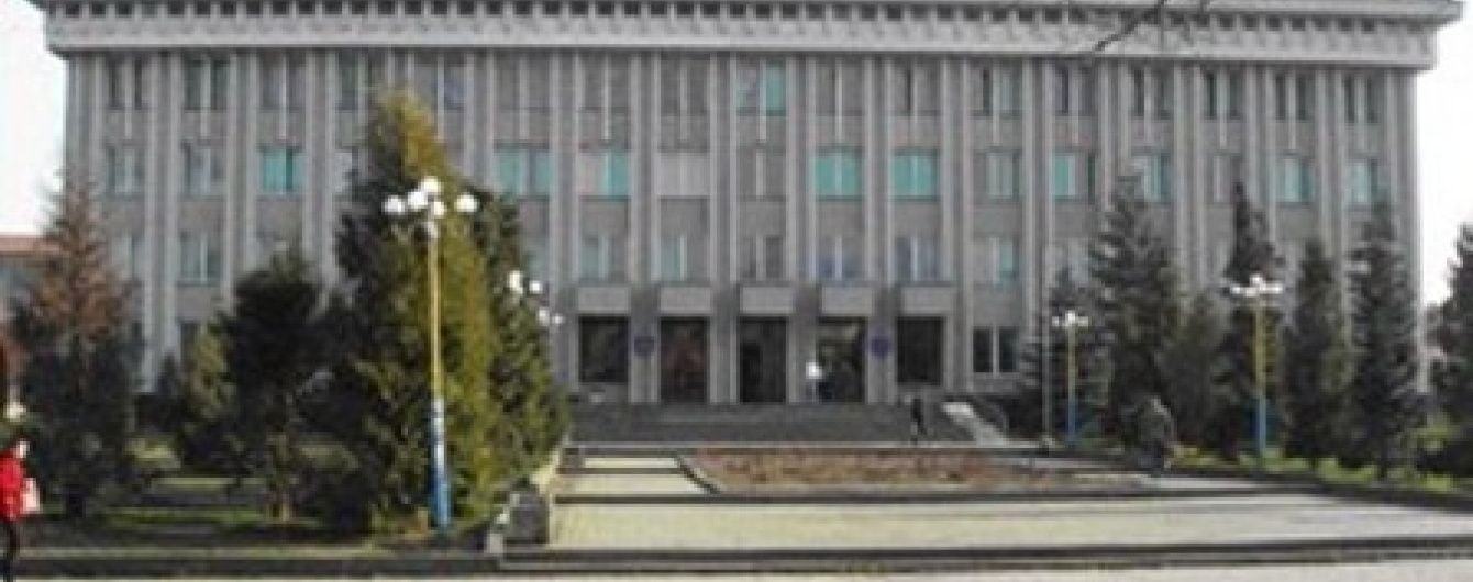 На Закарпатті чиновники заплатили 600 тис грн за ремонт у школах, якого не було