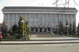 На Закарпатті чиновники заплатили 600 тис грн за ремонт у школах, якого не було