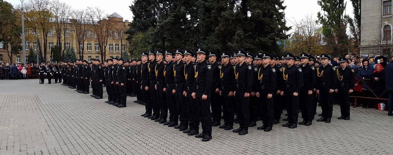 Молодые офицеры полиции в уголовном розыске будут получать 8-10 тыс. грн в месяц – Аваков