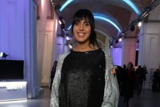 Джамала на модном показе похвасталась платьем от украинского дизайнера