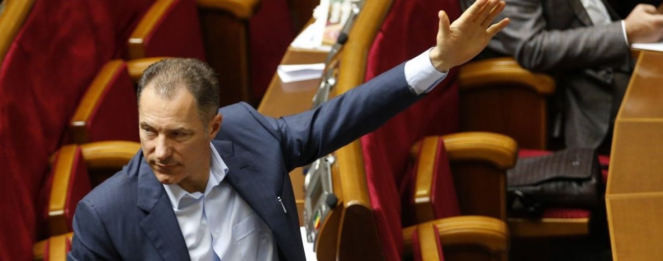 Екс-регіонал Рудьковський відпочивав із брюнеткою в елітному готелі на Лазуровому узбережжі