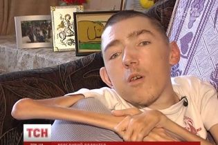 Уникальный волонтер помогает раненым бойцам АТО