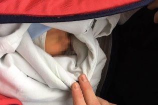 В Одессе возле больницы нашли младенца в сумке