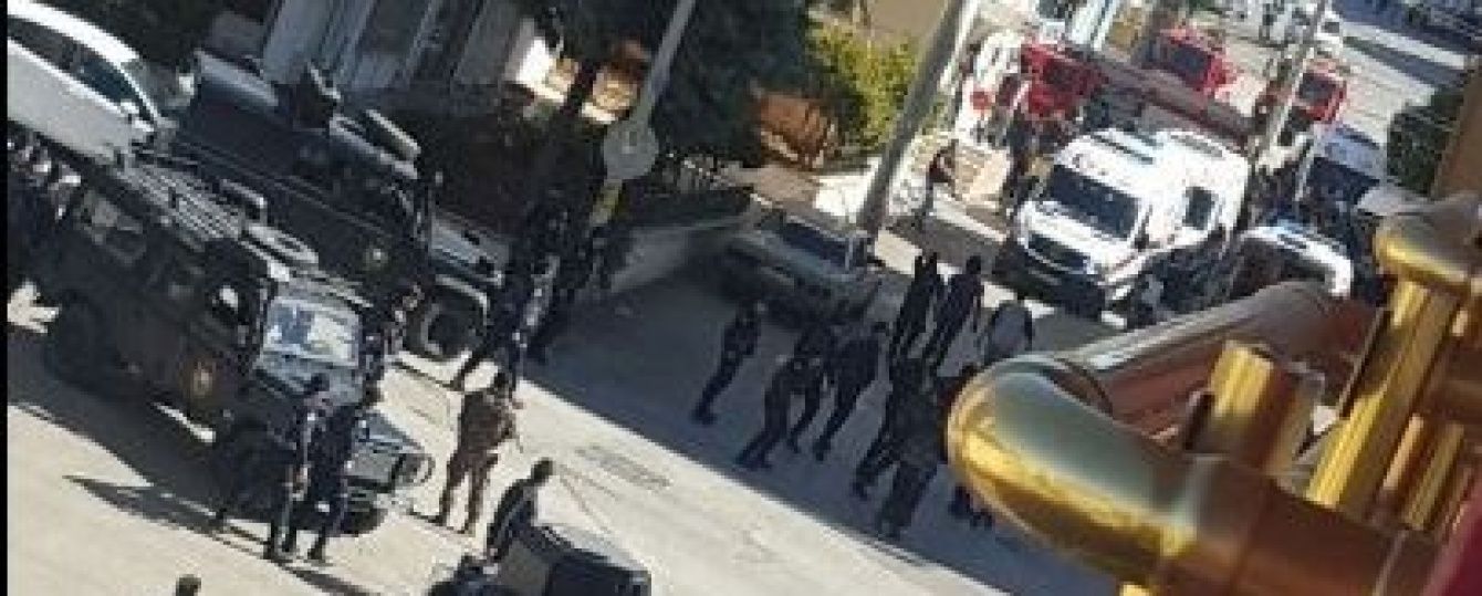У великому місті Туреччини терорист-смертник підірвав себе, аби не здаватись поліції