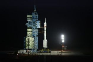 Китай запустив на орбіту пілотований космічний корабель