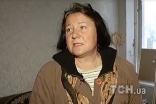 Судді намагаються позбавити просту українську вчительку землі на Печерську